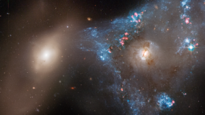 Hubble telescope spots a ‘Space Triangle’ galaxy crash with ‘tsunami of ...